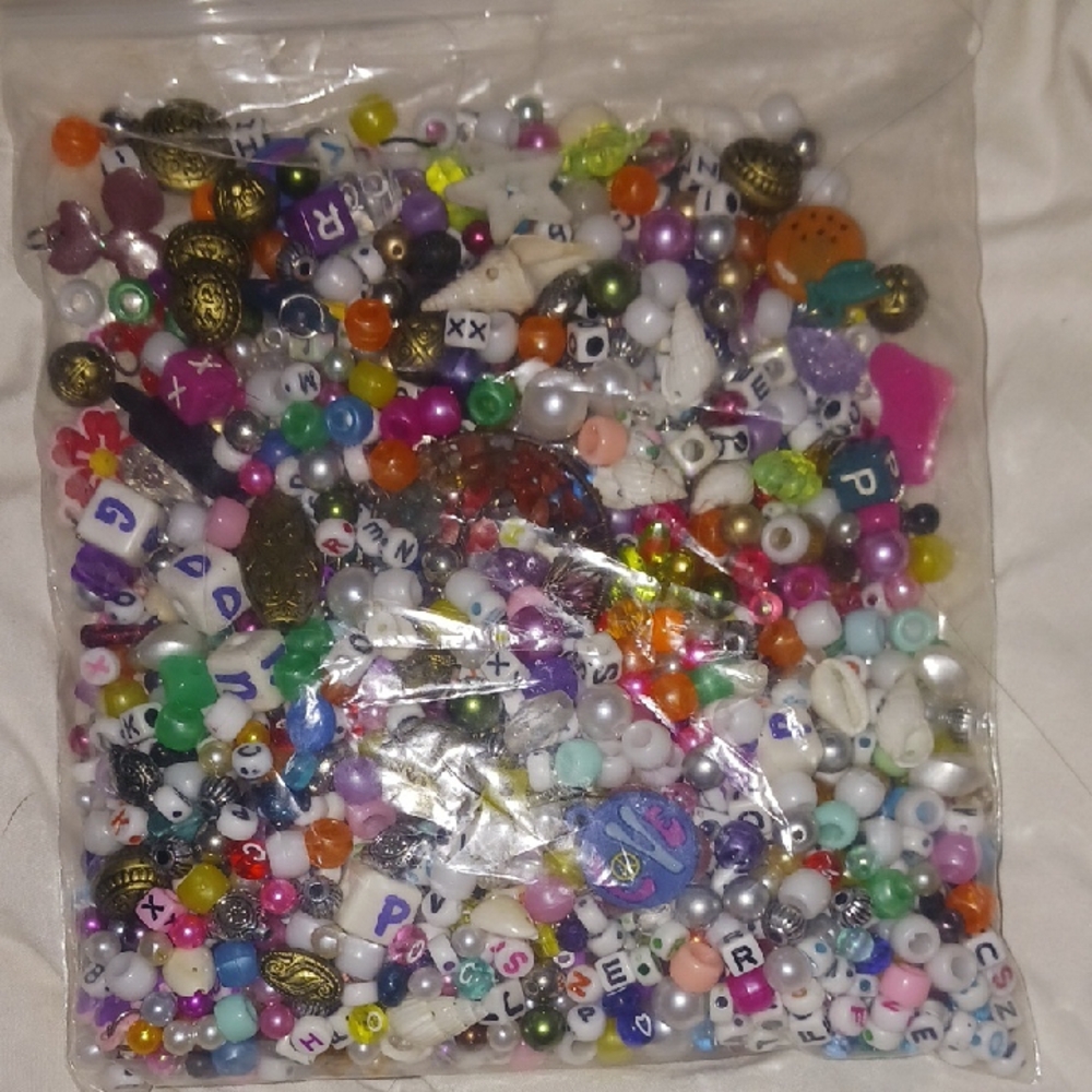 Colorful Bead Assortment 500+